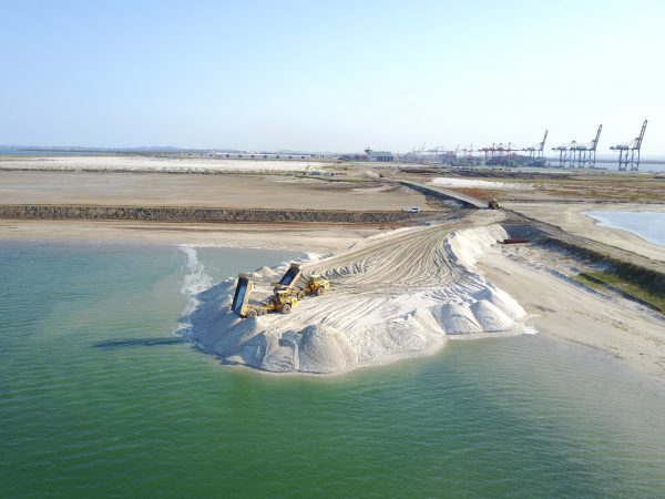 Port of Brisbane Bund Build